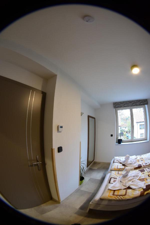 Element Bed & Breakfast เชสกี้ครุมลอฟ ภายนอก รูปภาพ